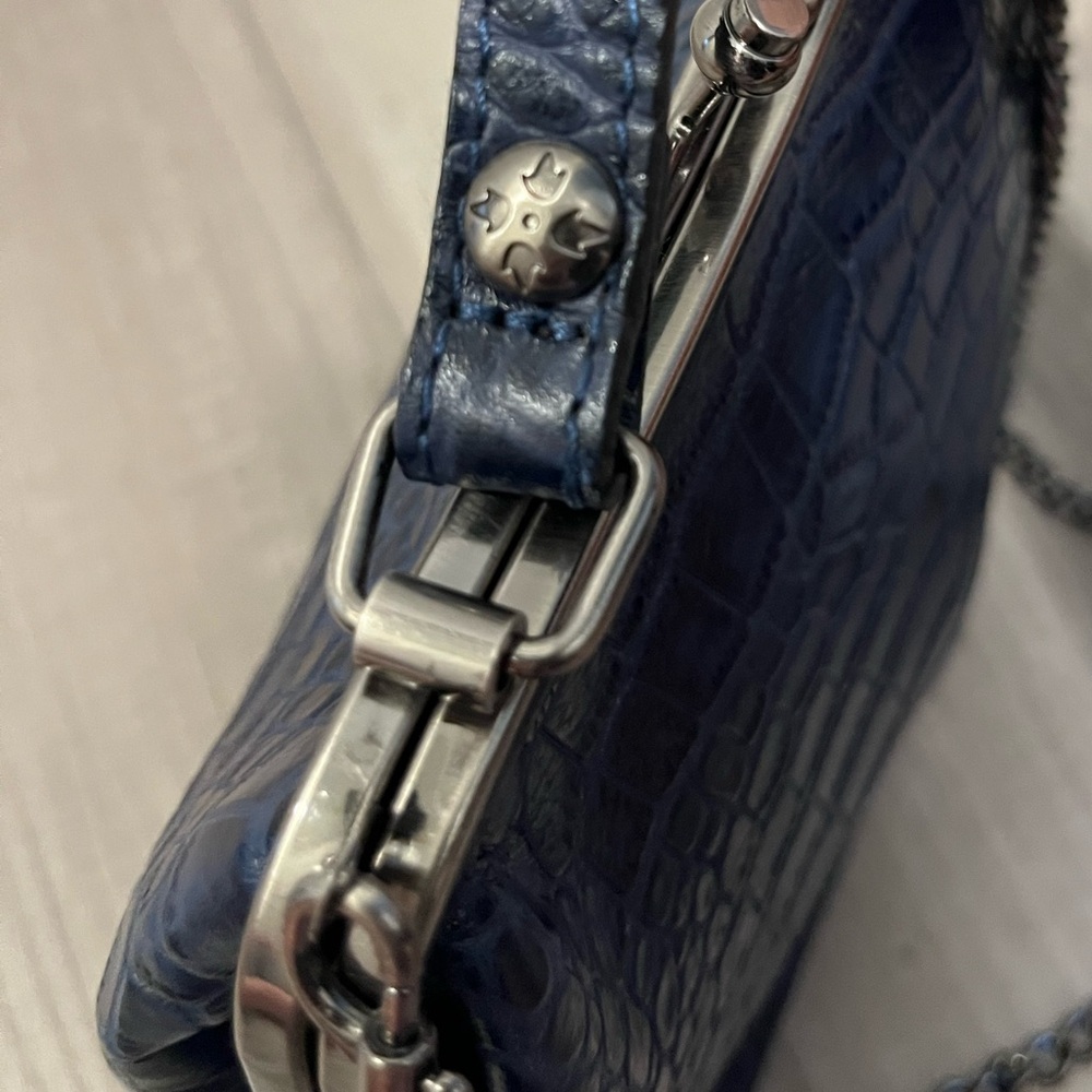 Patricia Nash Laureana Blue Croc
Embossed Purse Frame Chain
Strap - EUC - Picture 11 of 12